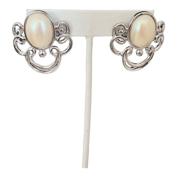 Vintage Earrings Silver Tone Simulated Pearl Pierced Retro Estate Jewelry 9J - Picture 5 of 5